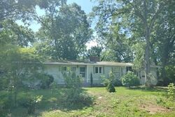 Pre-foreclosure in  Negansett Ave Warwick, RI 02888