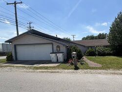 Pre-foreclosure in  N 15th St Terre Haute, IN 47805