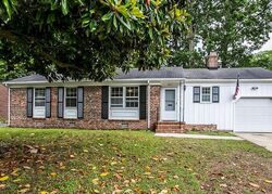 Pre-foreclosure in  Dunmore Dr Newport News, VA 23602