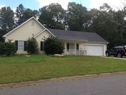 Pre-foreclosure in  Eagle Ridge Dr Kingston, GA 30145