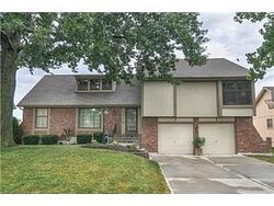 Pre-foreclosure in  Sw Lido Dr Lees Summit, MO 64082