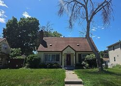 Pre-foreclosure in  14th Ave N South Saint Paul, MN 55075