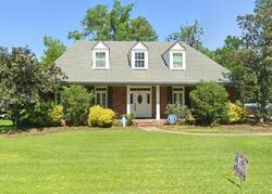 Pre-foreclosure in  Rosedown Dr Destrehan, LA 70047