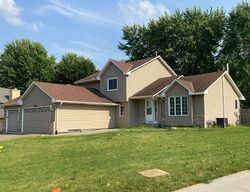Pre-foreclosure in  Woodbridge Ln Savage, MN 55378