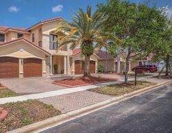 Pre-foreclosure in  Sw 24th St Hollywood, FL 33029