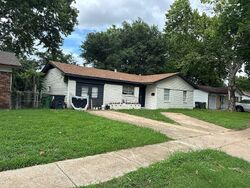 Pre-foreclosure in  E Lilly Ln Arlington, TX 76010