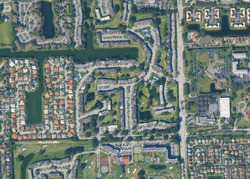 Pre-foreclosure in  S Hollybrook Dr  Hollywood, FL 33025