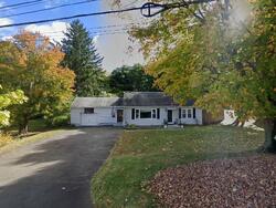 Pre-foreclosure in  Oak St Southington, CT 06489