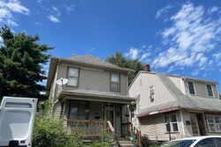 Pre-foreclosure in  Fairview Ave Hamilton, OH 45015