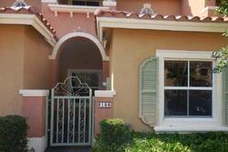 Pre-foreclosure in  Siena Ter Hollywood, FL 33021
