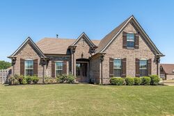 Pre-foreclosure in  Grassland Cv Arlington, TN 38002