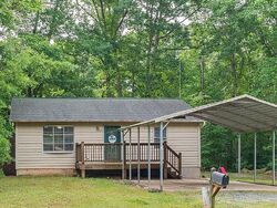  Shoreline Dr, Lexington NC
