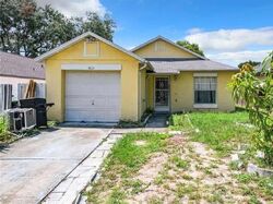 Pre-foreclosure in  Piney Ridge Dr Orlando, FL 32808