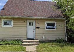 Pre-foreclosure in  Raider St Lansing, MI 48912