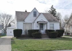 Pre-foreclosure in  BELROSE RD Cleveland, OH 44124