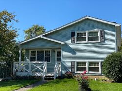 Pre-foreclosure in  Hermon Ave Zion, IL 60099