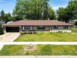 Pre-foreclosure in  Bond Pl Janesville, WI 53548