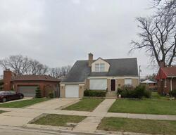 Pre-foreclosure in  Newcastle Ave Westchester, IL 60154