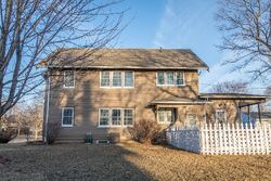 Pre-foreclosure in  Willis Ave Perry, IA 50220