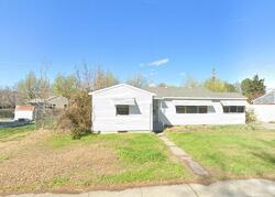 Pre-foreclosure in  Gowen Ave Richland, WA 99352