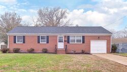 Pre-foreclosure in  Florence Dr Hampton, VA 23666