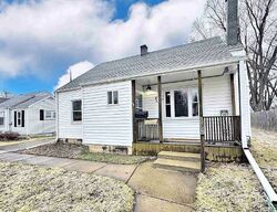 Pre-foreclosure in  S Weimar St Appleton, WI 54915