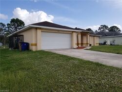 Pre-foreclosure in  Lockhaven Ct Lehigh Acres, FL 33972