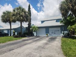Pre-foreclosure in  Island Club Dr Lake Worth, FL 33462