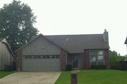 Pre-foreclosure in  E 89TH PL Tulsa, OK 74133