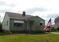 Pre-foreclosure in  Union Ave Nw New Philadelphia, OH 44663