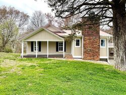 Pre-foreclosure in  Sulphur Springs Rd Hiddenite, NC 28636