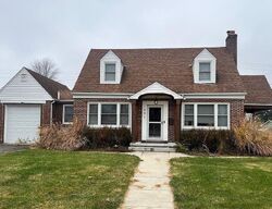 Pre-foreclosure in  S Main St Baltimore, OH 43105
