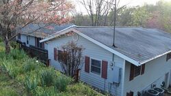 Pre-foreclosure in  Crosshaven Dr Charlotte, NC 28278