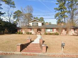  Forest Hill Dr, Greenville NC