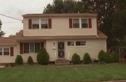 Pre-foreclosure in  FRONT AVE Brentwood, NY 11717