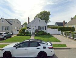 Pre-foreclosure in  Euston Rd S Garden City, NY 11530