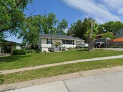 Pre-foreclosure in  Lakeview Dr Omaha, NE 68127