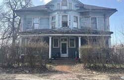 Pre-foreclosure in  N 11th St Saint Joseph, MO 64501