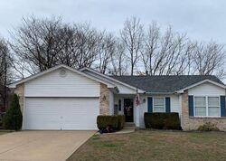 Pre-foreclosure in  CHERVIL DR Saint Charles, MO 63303