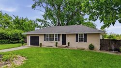 Pre-foreclosure in  NW LOWENSTEIN DR Lees Summit, MO 64081