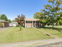 Pre-foreclosure in  Brush Ln Louisville, KY 40291