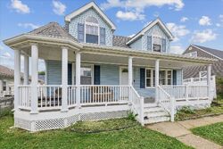 Pre-foreclosure in  W Rusholme St Davenport, IA 52804