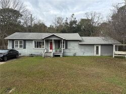 Pre-foreclosure in  Anson Ct Mobile, AL 36605