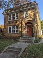 Pre-foreclosure in  Van Wie Ave Rockford, IL 61103