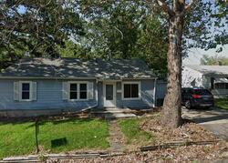 Pre-foreclosure in  E Cleveland Ave Decatur, IL 62521