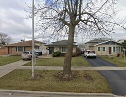 Pre-foreclosure in  Mason Ave Chicago Ridge, IL 60415