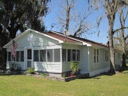 Pre-foreclosure in  North Ave Milton, FL 32570
