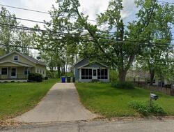 Pre-foreclosure in  28th Ave Sw Cedar Rapids, IA 52404