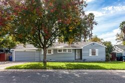 Pre-foreclosure in  Juliesse Ave Sacramento, CA 95821