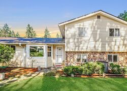 Pre-foreclosure in  10th Ave S Tacoma, WA 98444